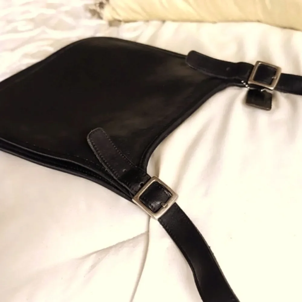 Vintage Coach Black 🖤 Leather Slim Hippie Flap Crossbody Saddle Messenge